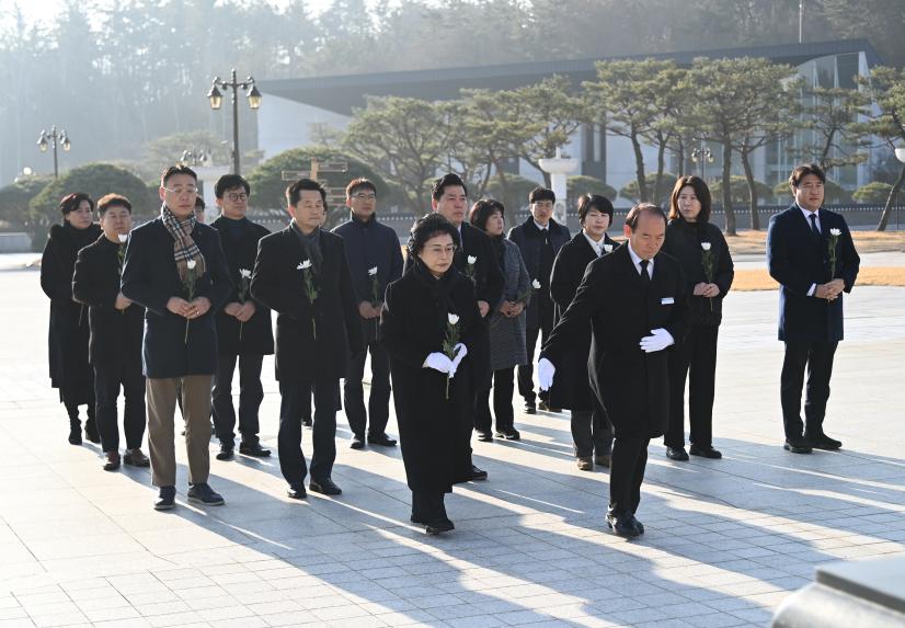 240104 국립5·18민주묘지 참배, 서구노인종합복지관 배식봉사