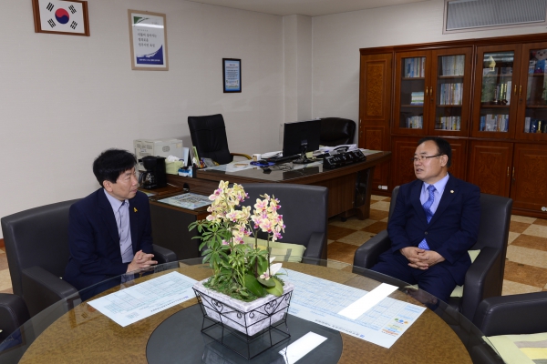 오광교 서구의회의장, 서부교육지원청 방문