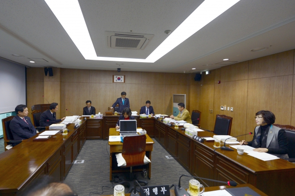 2014년도 행정사무감사 실시 (기획총무위원회)