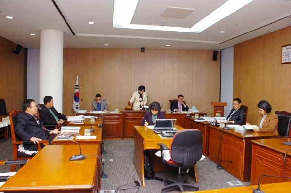 제213회 서구의회 제2차 정례회 의회운영위원회 회의(2013년 예산안 심사)