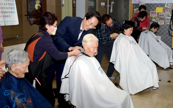 광주서구지회 미용사회원과 봉사활동