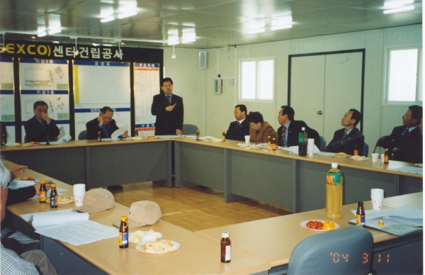 사회도시위원회 치평동 전시컨벤션센터, 치평동 병원허가 부지, 상무솔라파크조성 예정사업장 등 현장방문(2004.3.11)