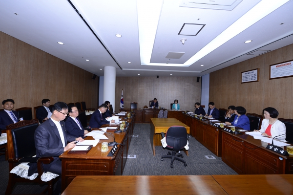 제235회 임시회 회기중 전의원 간담회 개최