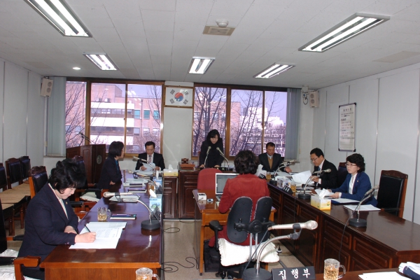 제186회 임시회 회기중 기획총무위원회 조례안 심사