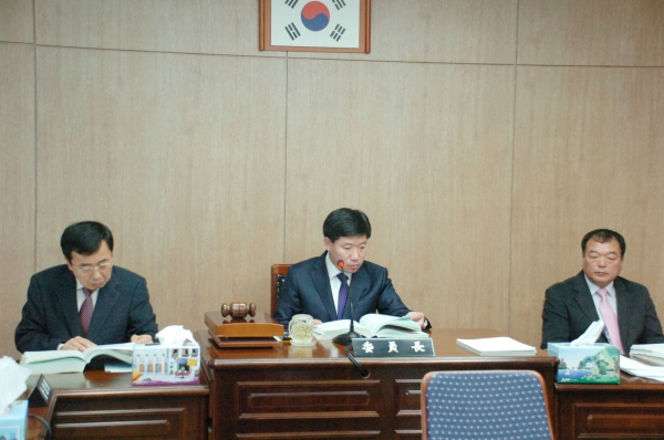 제213회 서구의회 제2차 정례회 기획총무위원회 회의(2013년도 예산심사) 